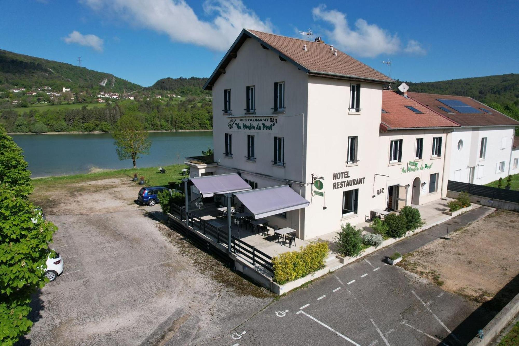 Au Moulin Du Pont Hotel Samognat Bagian luar foto